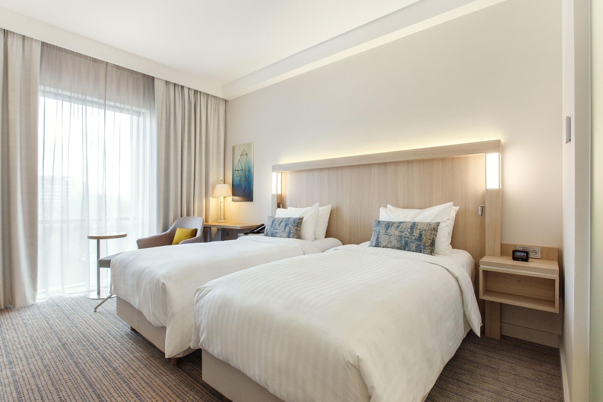 Courtyard By Marriott Bucharest Floreasca Exterior photo
